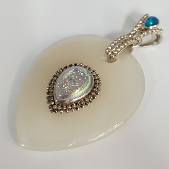 Handcrafted 925 Silver Pendant Featuring White Agate Druzy Crystal & Blue Topaz - Picture 3 of 8